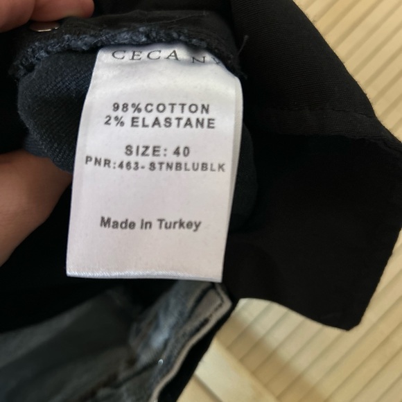 CECA UTILITY CARGO JEANS ZIPPER BLACK/BLUE
Like new condition
Size:40 - Picture 9 of 9